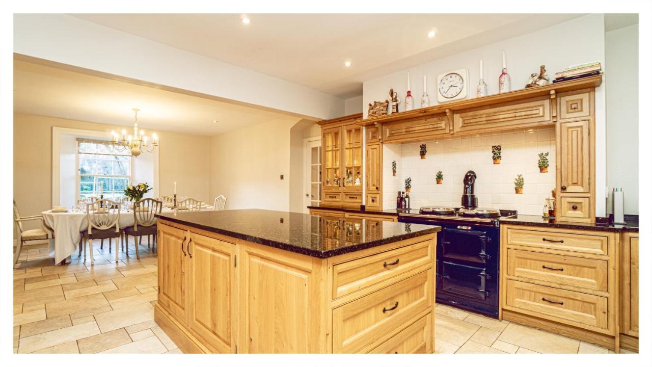 Villa A Luxurious Masterpiece Steps From Stirling Extérieur photo